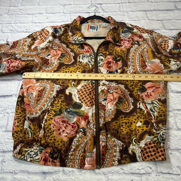 Vintage 80’s EVR Vibrant Floral Paisley Bomber Jacket- 100% Silk. - Picture 6 of 12